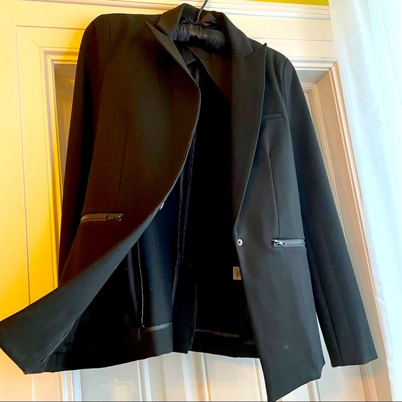 🐝Central Park West, size S, Button close, silver accented zip pockets, New like - Picture 3 of 9